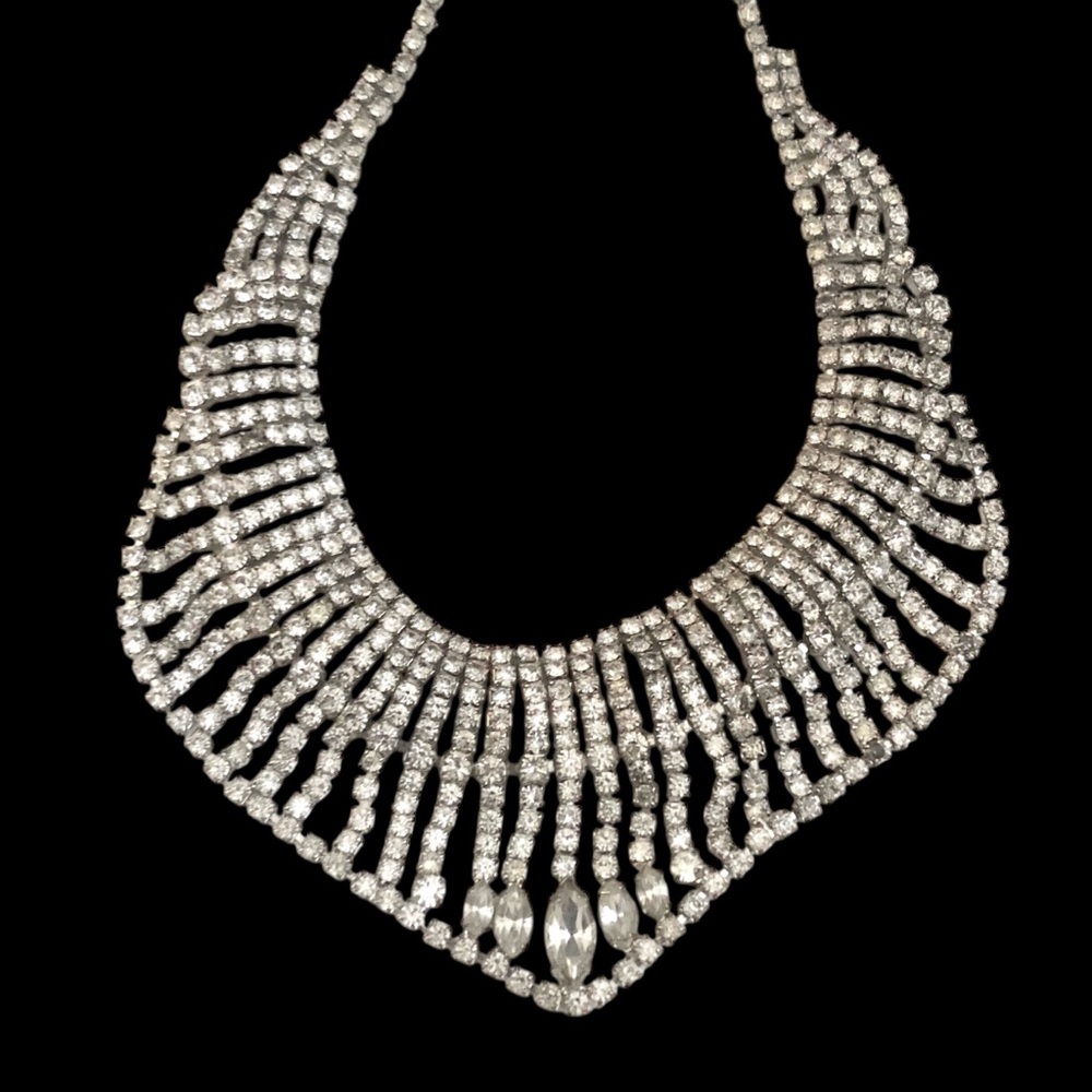Vintage White Crystal Statement Bib Necklace - Picture 3 of 6